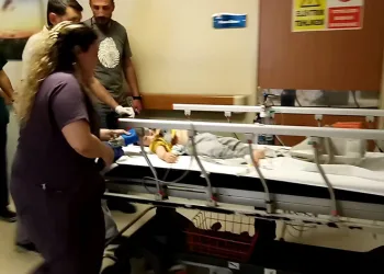 Bursa’da 3. kattan düşen bebek ağır yaralandı