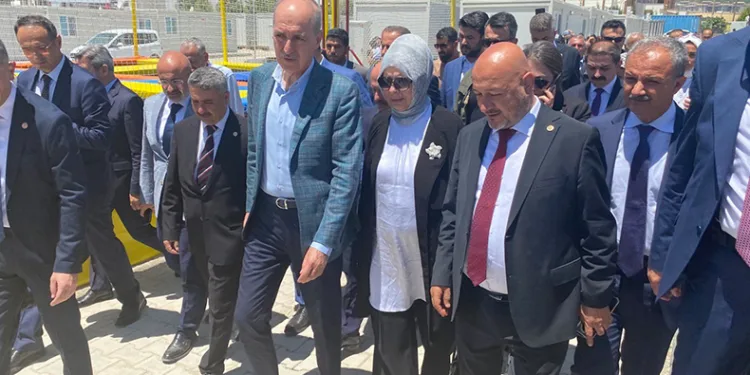 TBMM Başkanı, depremzedelerle bir araya geldi