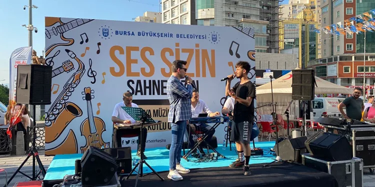 Müzik Günü’nde mikrofon Bursalılarda