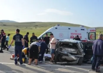 Antalya’da feci kaza: 3 ölü, 9 yaralı