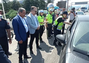 Her 10 kilometrede bir trafik ekibi görevi