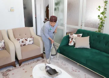 Bayram öncesi yaşlıların evleri temizlendi