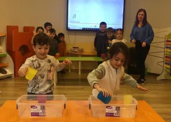 Minik öğrencilerin sınır ötesi eğitimi