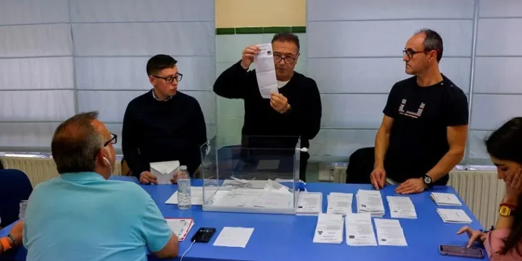Belediye başkanı yazı tura ile seçildi