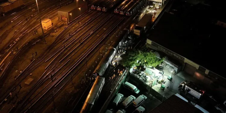 ABD’de tren raydan çıktı