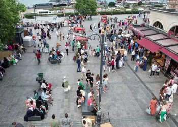 Eminönü’nde bayram hareketliliği