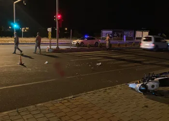 Ters yöne giren kamyonet kazaya neden oldu