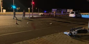 Ters yöne giren kamyonet kazaya neden oldu