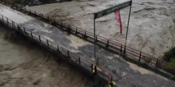 Bafra’da sel: Grup yolu ulaşıma kapandı
