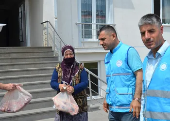 Kurban eti dağıtımı