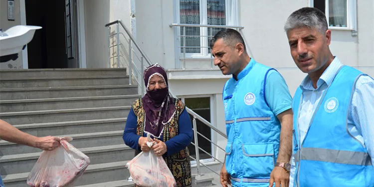 Kurban eti dağıtımı