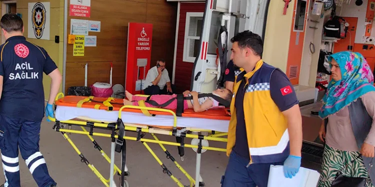 Bursa’da balkondan düşen bebek yaralandı