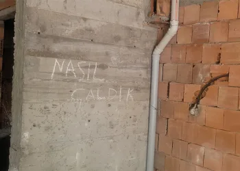 Hırsızların pişkin notu şoke etti