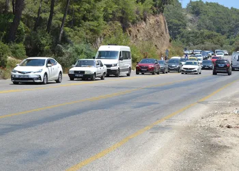 Bayram yoğunluğu trafiğe yansıdı