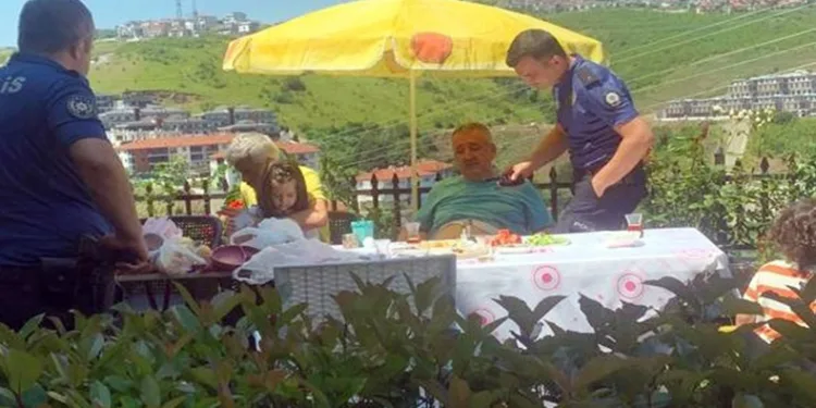 Bayram kahvaltısı yaparken dehşeti yaşadılar