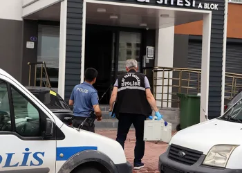 Silahını temizleyip, kendini vurdu