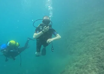 Dünyaca ünlü falezlerin mağaraları