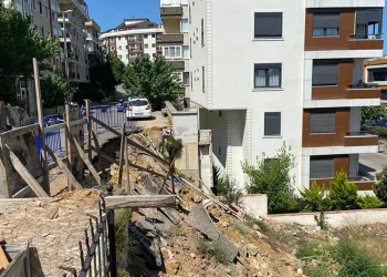 Alışveriş merkezini gelinler bastı
