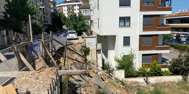 Alışveriş merkezini gelinler bastı