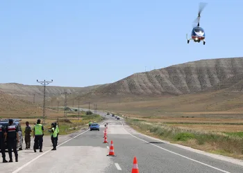 Araçlar “cayrokopter” ile denetlendi