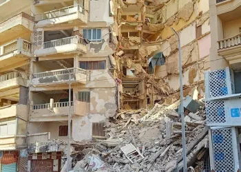 Mısır’da 13 katlı bina çöktü