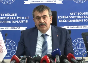 Milli Eğitim Bakanı deprem bölgesinde