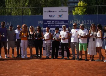 Tenis turnuvasında şampiyonlar belli oldu