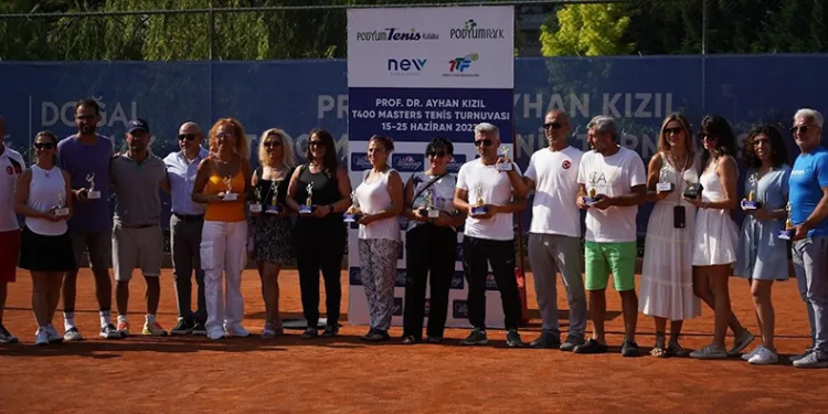 Tenis turnuvasında şampiyonlar belli oldu