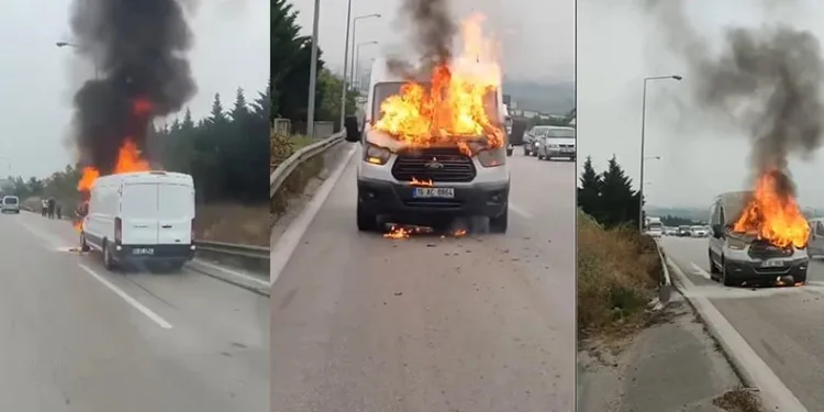 Yolda giderken servis birden alev aldı