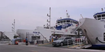Feribot karaya oturdu