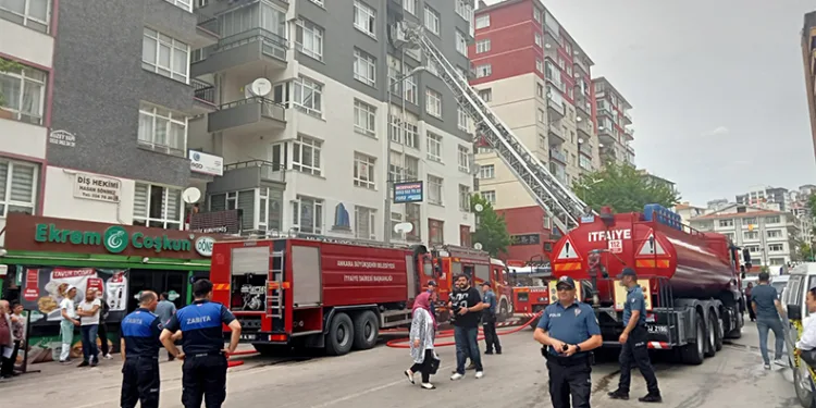 Ankara’da 10 katlı binada yangın