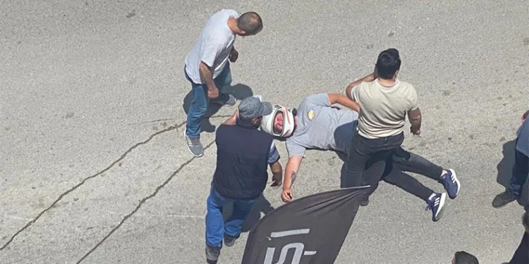 Otomobil ile çarpışan motosiklet sürücüsü yaralandı