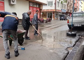 Altyapı çöktü, iş yerlerini su bastı