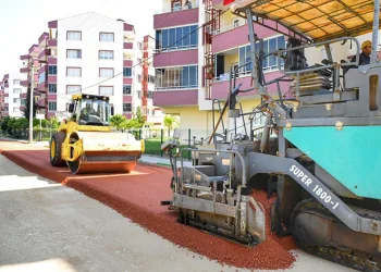Yenişehir’de asfaltlama çalışmaları devam ediyor