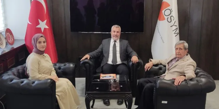 YKS’ye giren en genç ve en yaşlı aday bir araya geldi