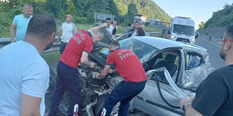 Bayram sabahı kaza yapan çifti ölüm ayırdı