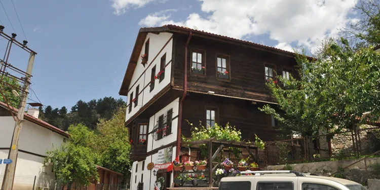 Çiftler bu tarihi konakta mutluluğa “evet” diyecek
