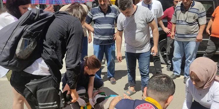 Yaşlı çift yarım saat arayla hayatını kaybetti