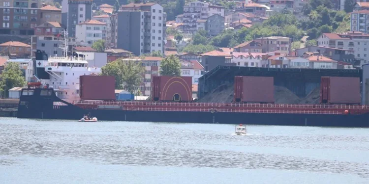 Liman’da mayın şüphesiyle arama