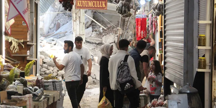 Uzun Çarşı’da, 200 iş yeri açıldı