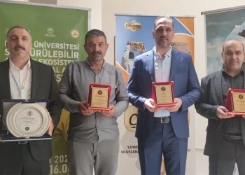 Bingöl balına Paris’ten 4 ödül