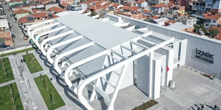 Roma Valisi tacı İznik Müzesi’nde