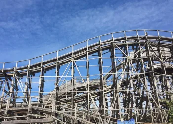 İsveç’te lunaparkta korkunç kaza