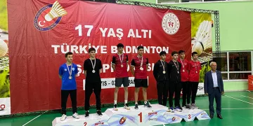 Osmangazili badmintoncudan altın madalya