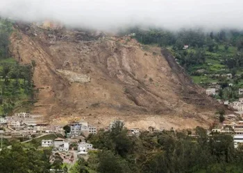 Ekvador’da toprak kayması