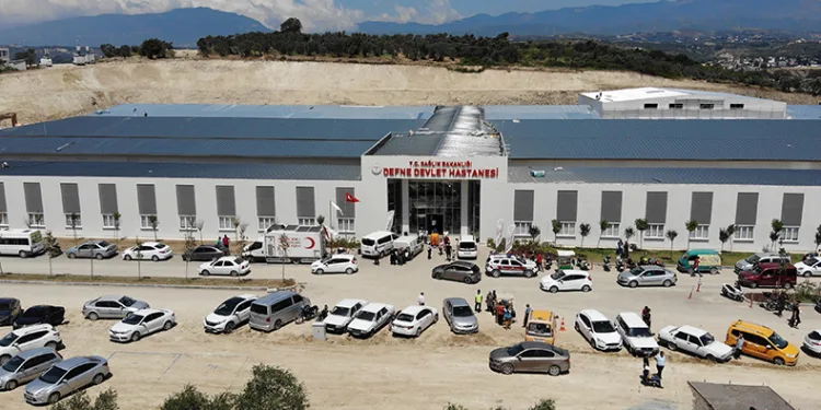 Rekor sürede tamamlandı, hastalara hizmet veriyor