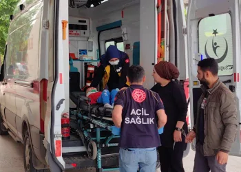 Pencereden düşen bebek yaralandı