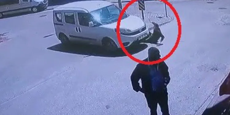 Bursa’da bir sürücü çarptığını fark etmedi, üzerinden geçti