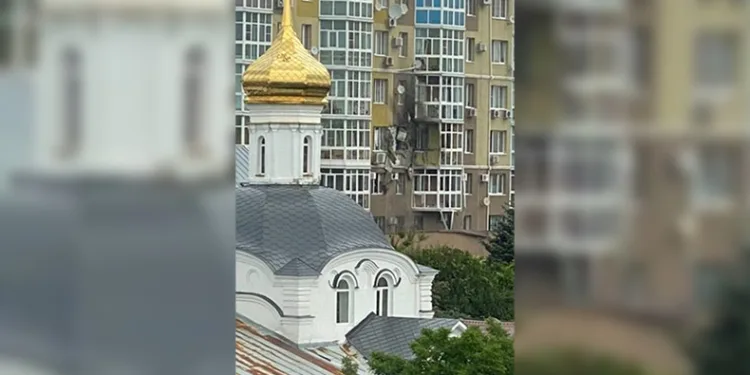 Rusya’da bir apartmana İHA düştü