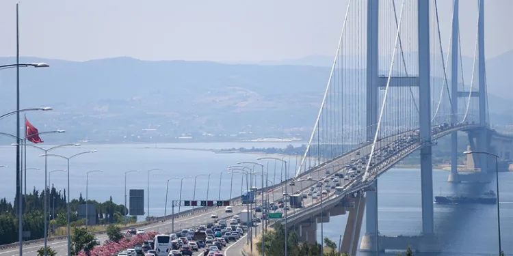 Bayram tatili başladı, ulaşımda rekorlar kırıldı